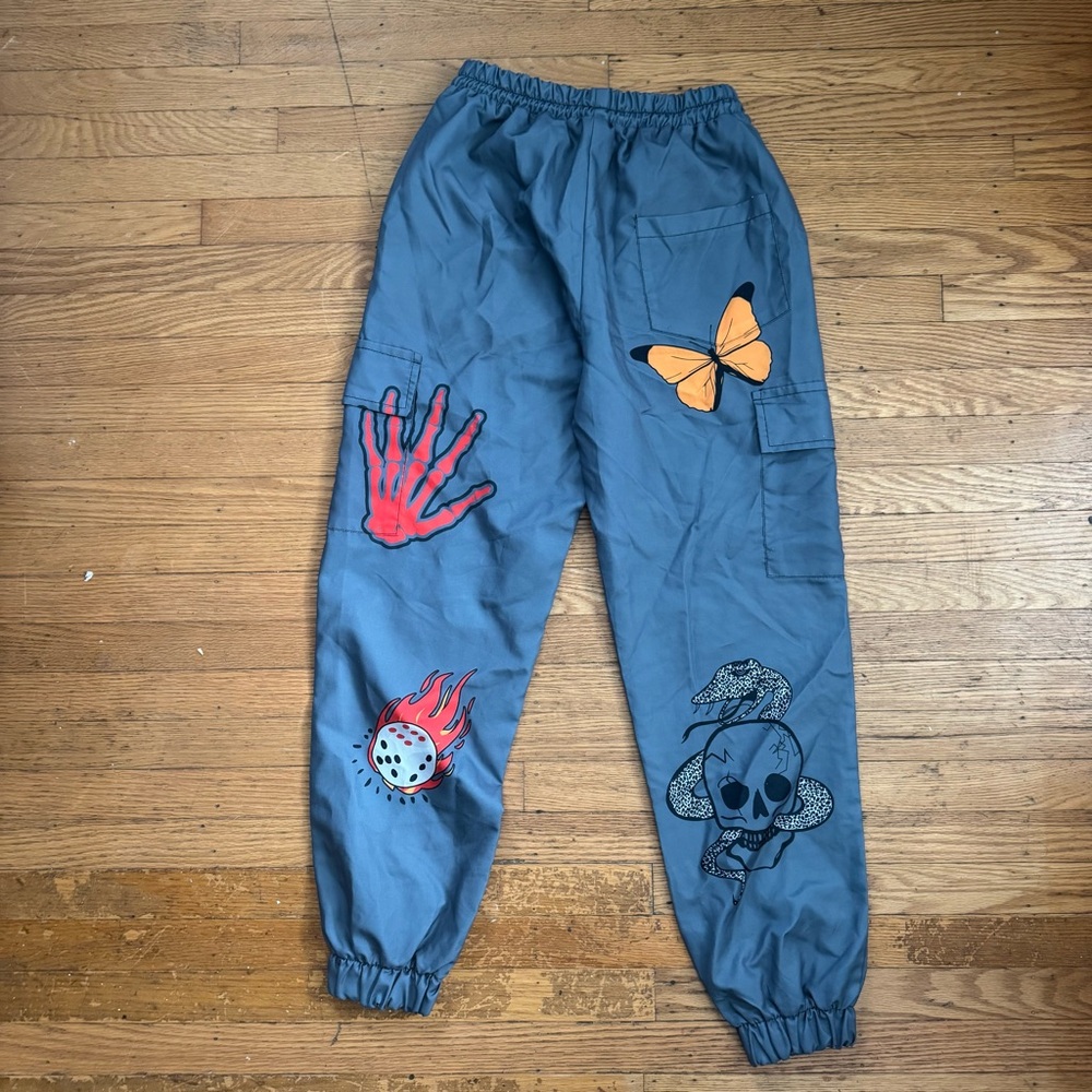 Men’s ROMWE Gray Graphic Joggers Size S - Picture 5 of 10